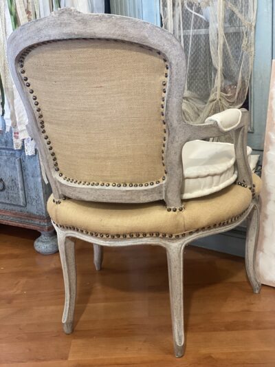 Poltroncina Luigi XVI Restyling e Decorazione artigianale Shabby Chic di Fabiola Interior